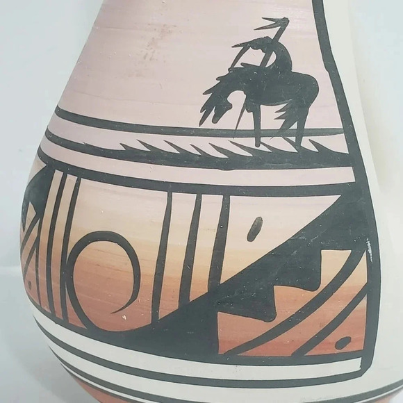 VTG Jaylee Dine Navajo Hand Painted Native  American Pottery Vase/Jug. - Picture 6 of 8